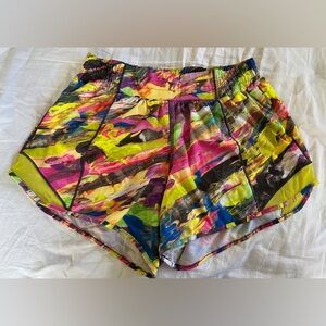 Lululemon hotty hot shorts sz 6 preowned